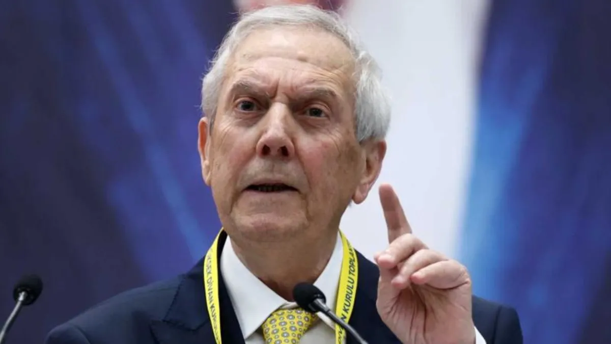 Fenerbahçe genel kurulunda Aziz Yıldırım ile eski yöneticiler arasında sert tartışma