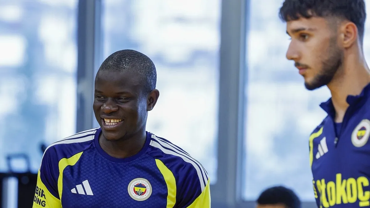 Fenerbahçe Rizespor deplasmanı için salonda ter döküyor