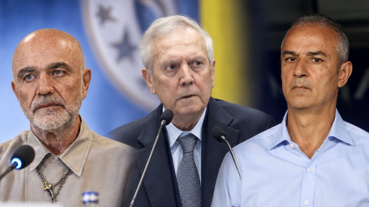 Fenerbahçe tribünlerinde yönetim ve İsmail Kartal isyanı