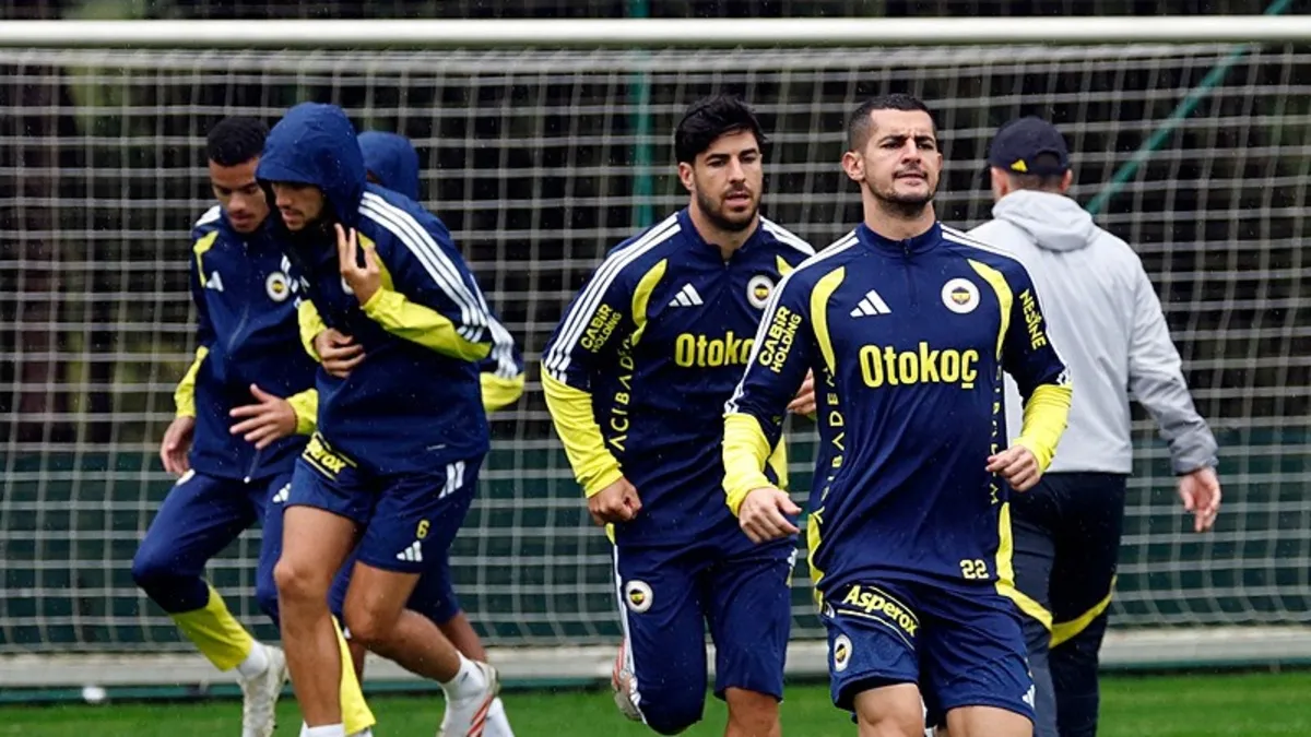 Fenerbahçe'de çift antrenman mesaisi
