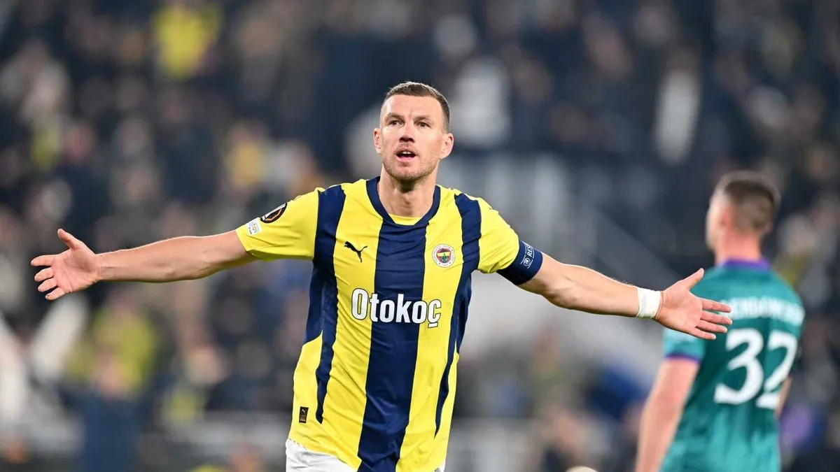 Fenerbahçe'den Dzeko'ya veda mesajı