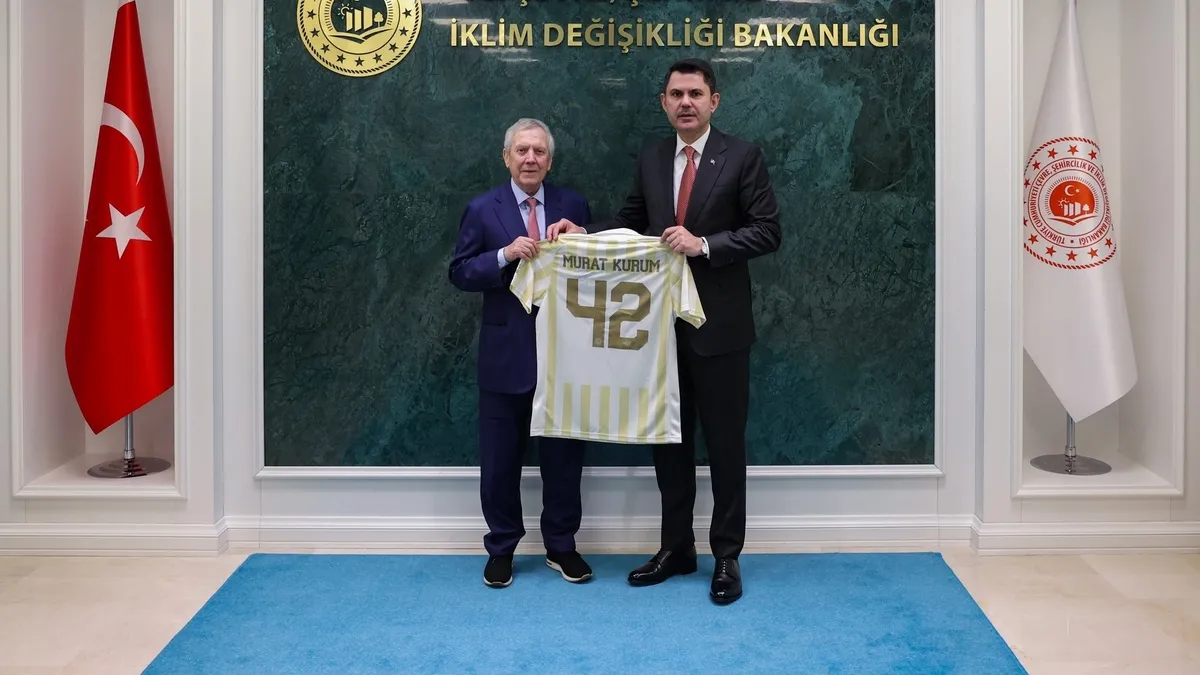 Murat Kurum, Aziz Yıldırım'ı Bakanlıkta ağırladı