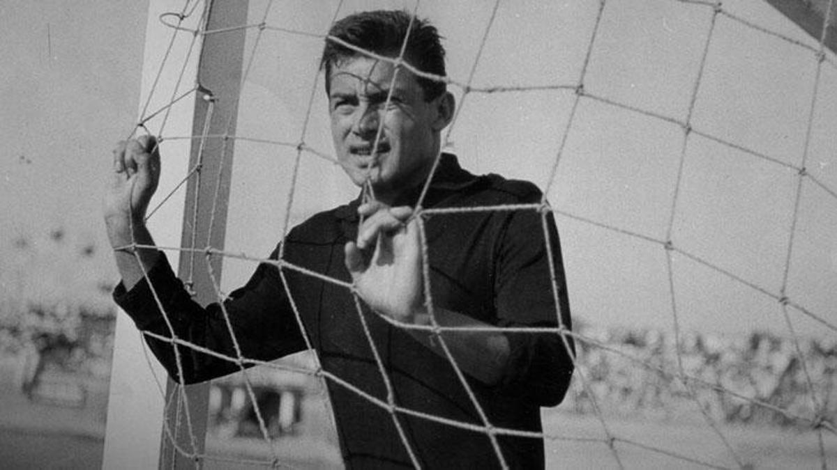 Türk futbolunun efsane kalecisi Şükrü Ersoy 95 yaşında hayatını kaybetti